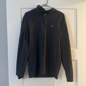 Vineyard Vines - MENs medium